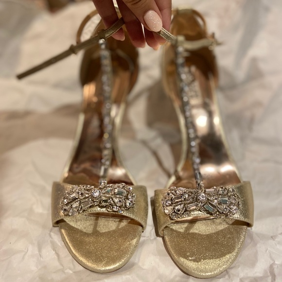 Badgley Mischka T-Strap heel - Picture 5 of 6